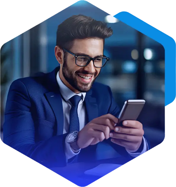 empresário usando número de celular virtual no WhatsApp bussiness